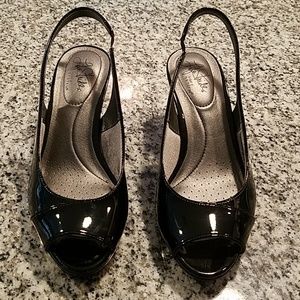 Women's black dress shoes